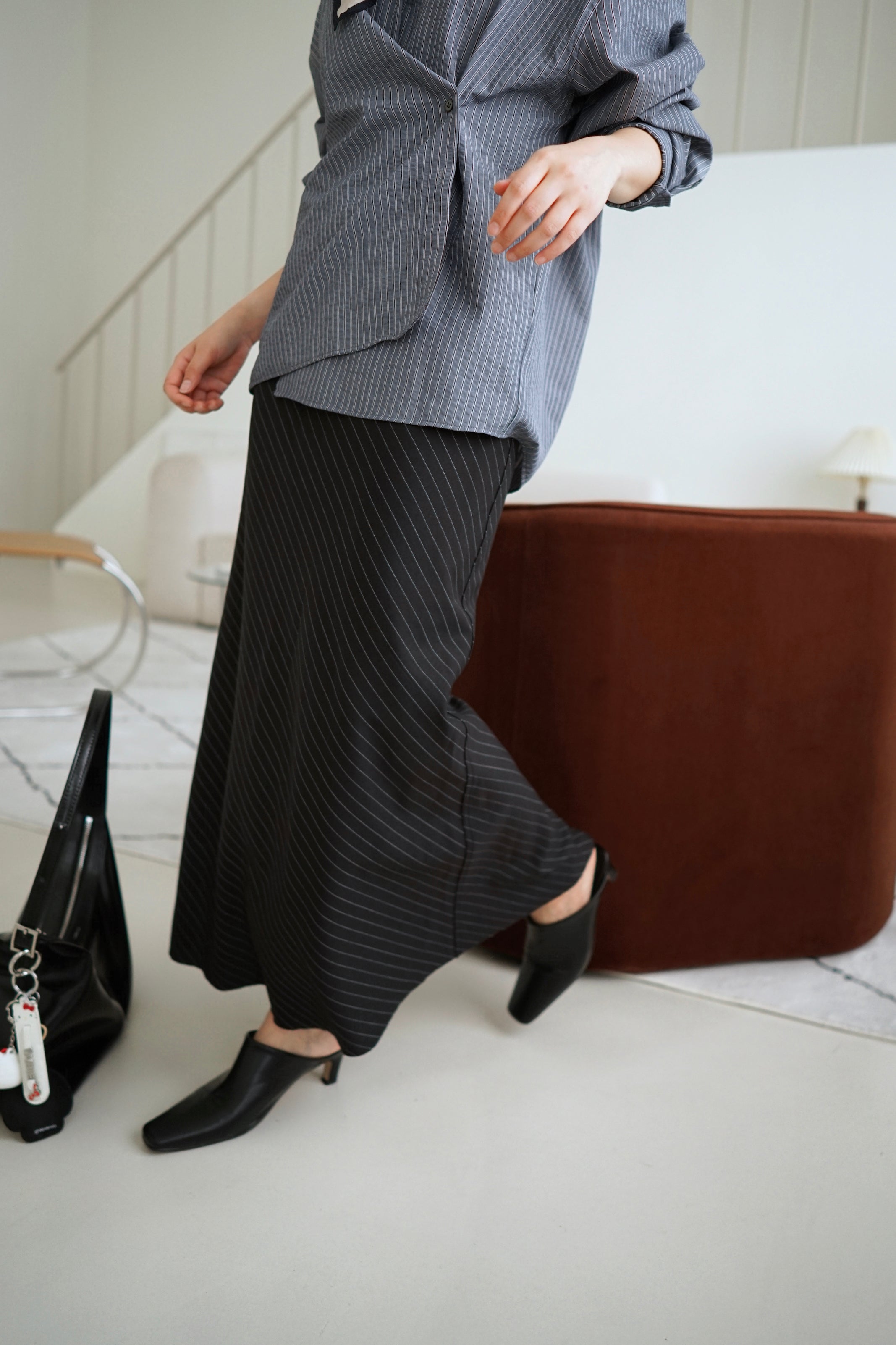 Diagonal striped long skirt