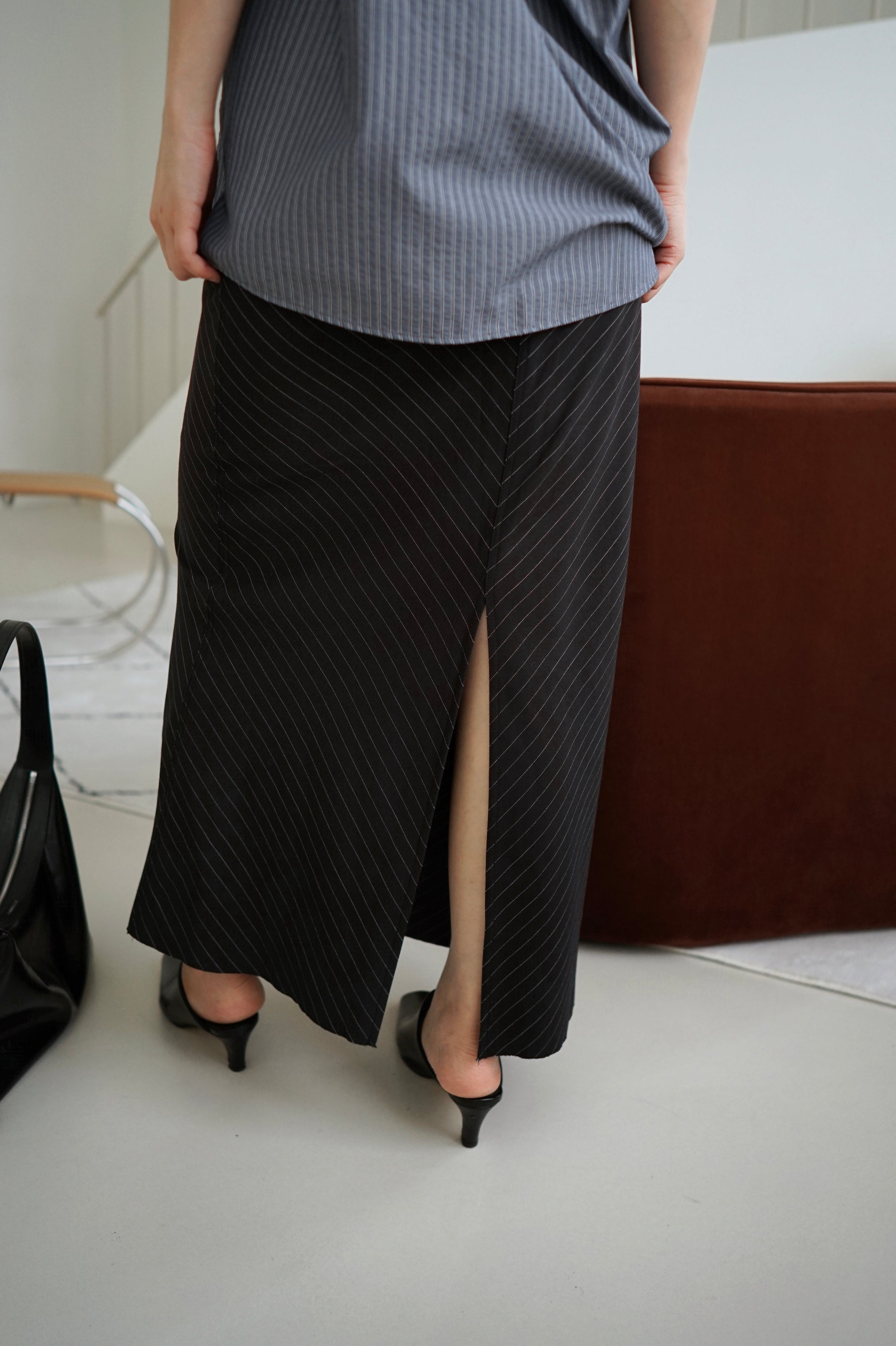 Diagonal striped long skirt