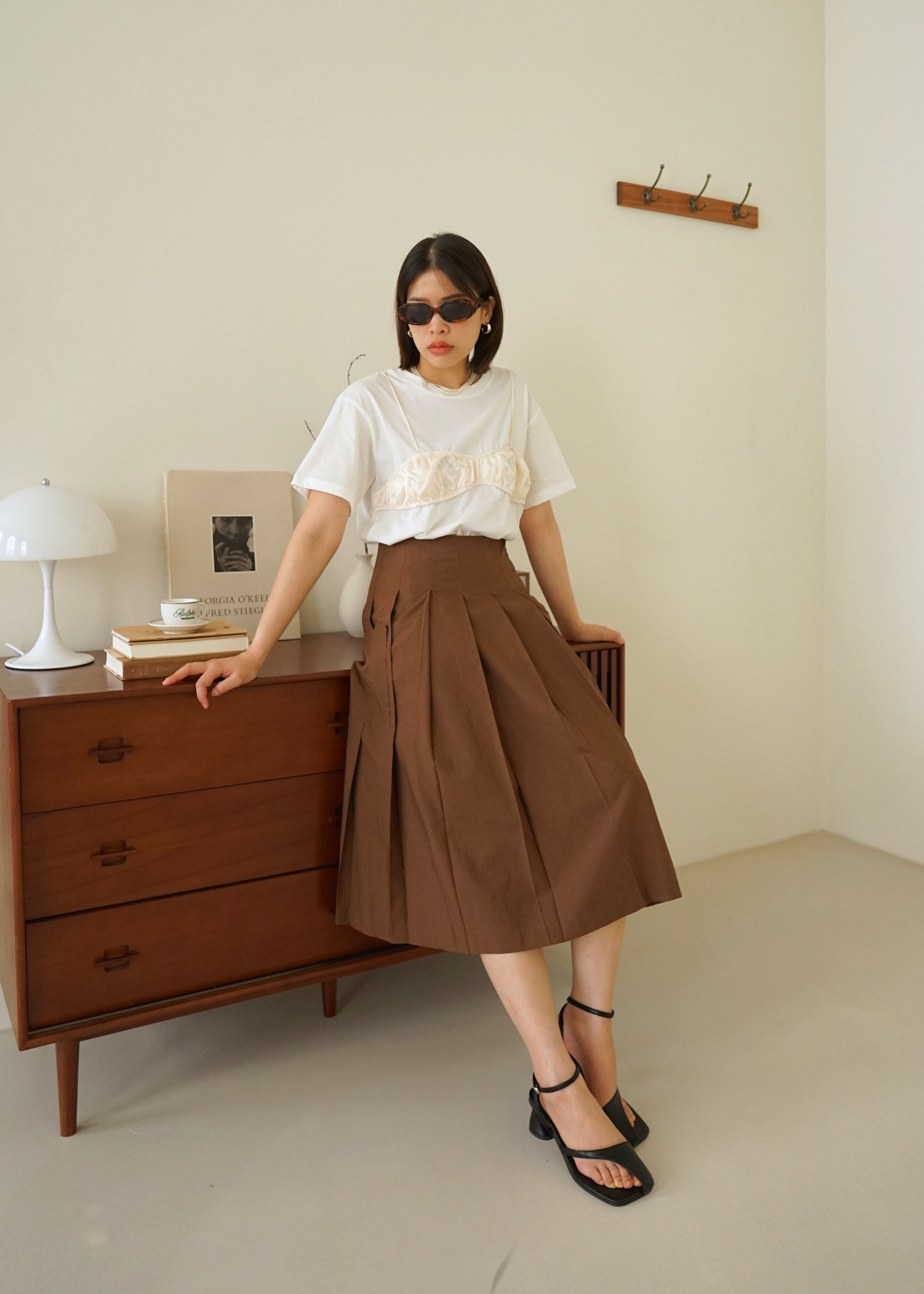 high-rise pleated midi skirt