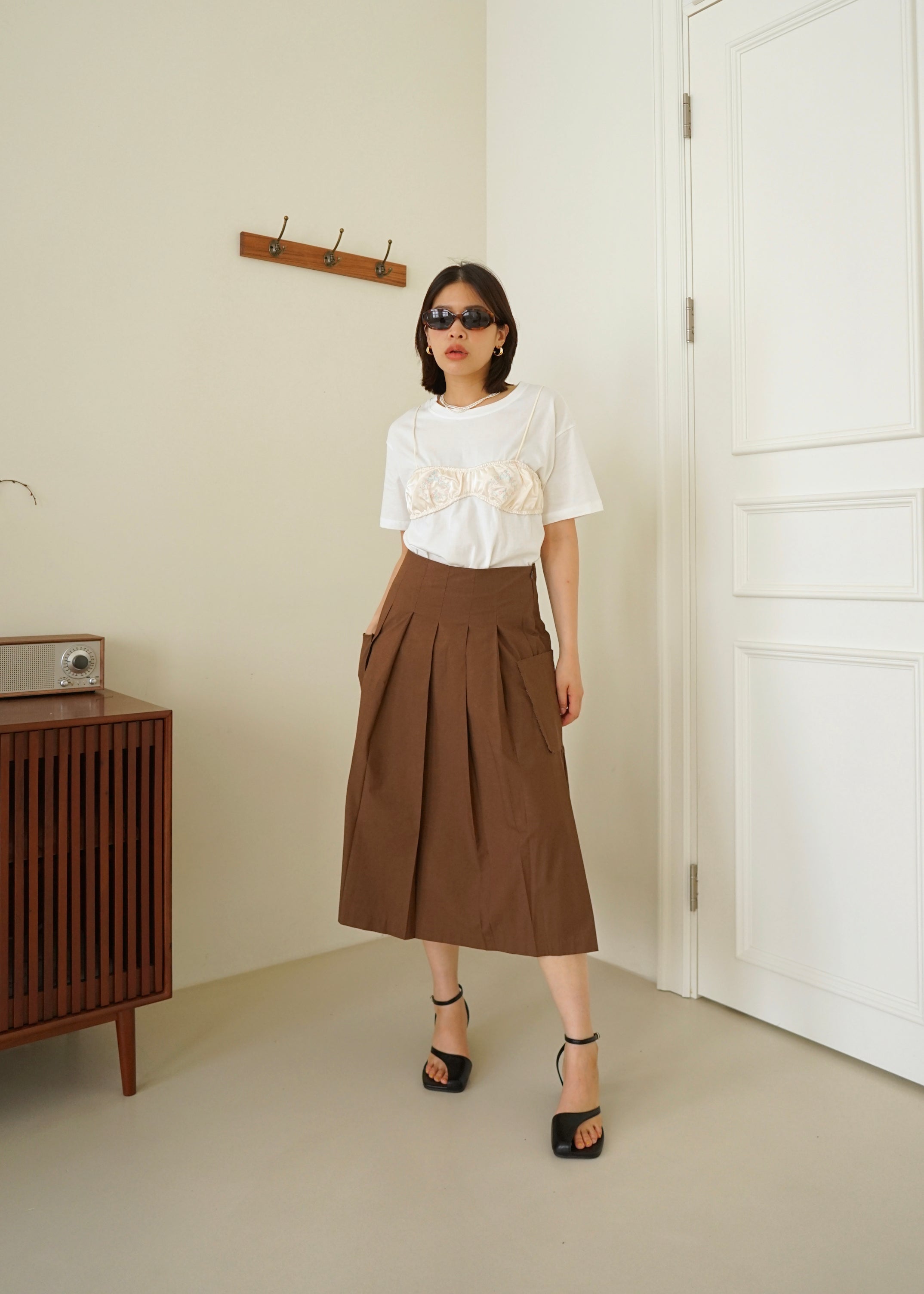 high-rise pleated midi skirt