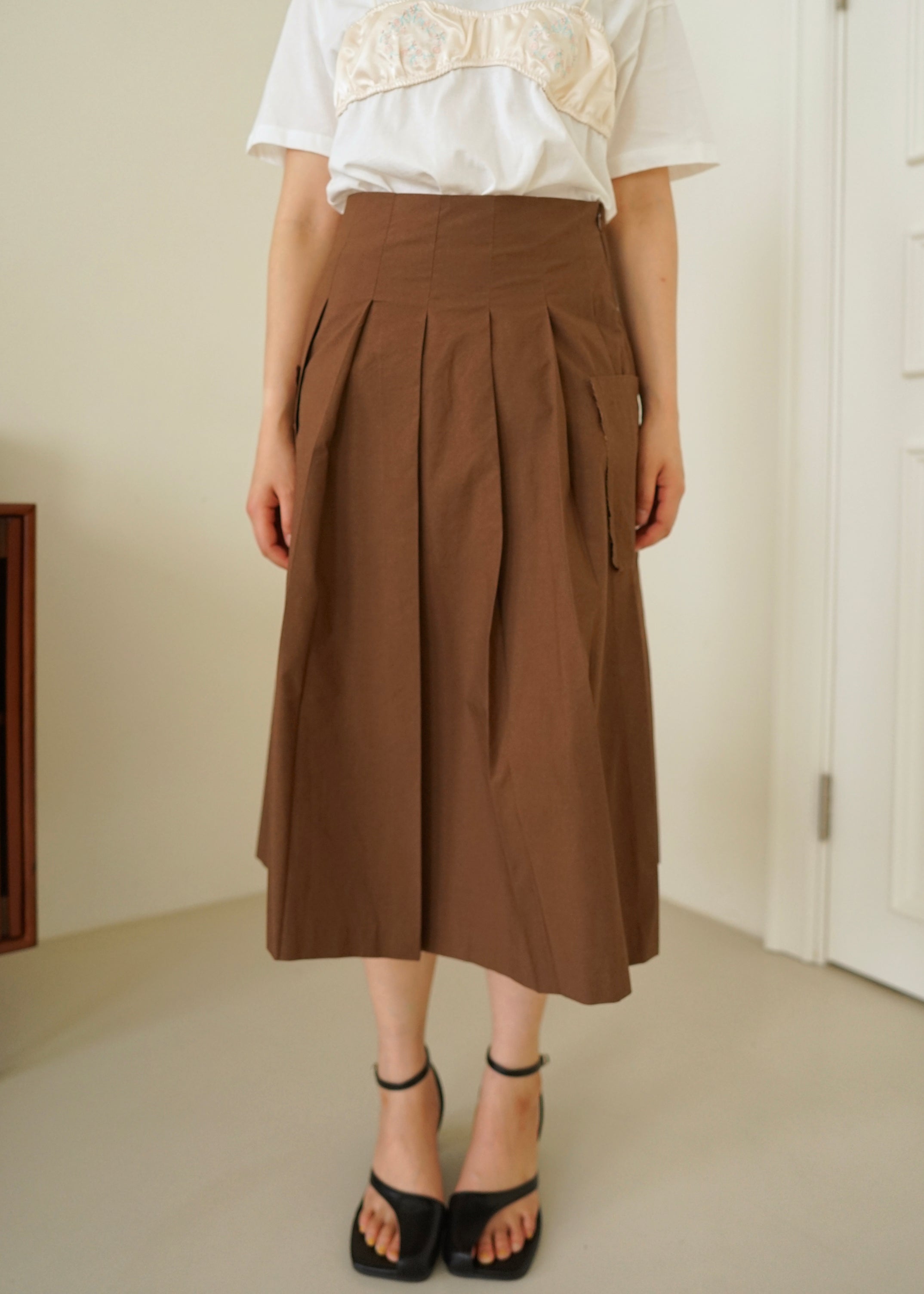 high-rise pleated midi skirt