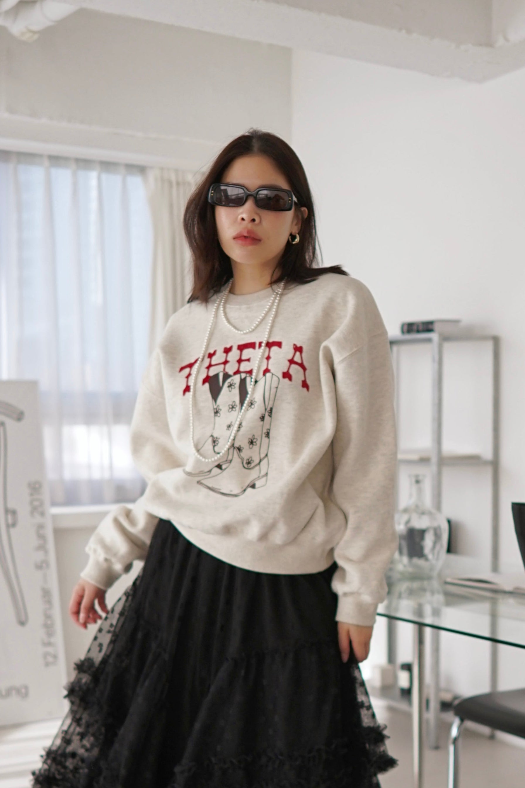 THEETA boots sweater