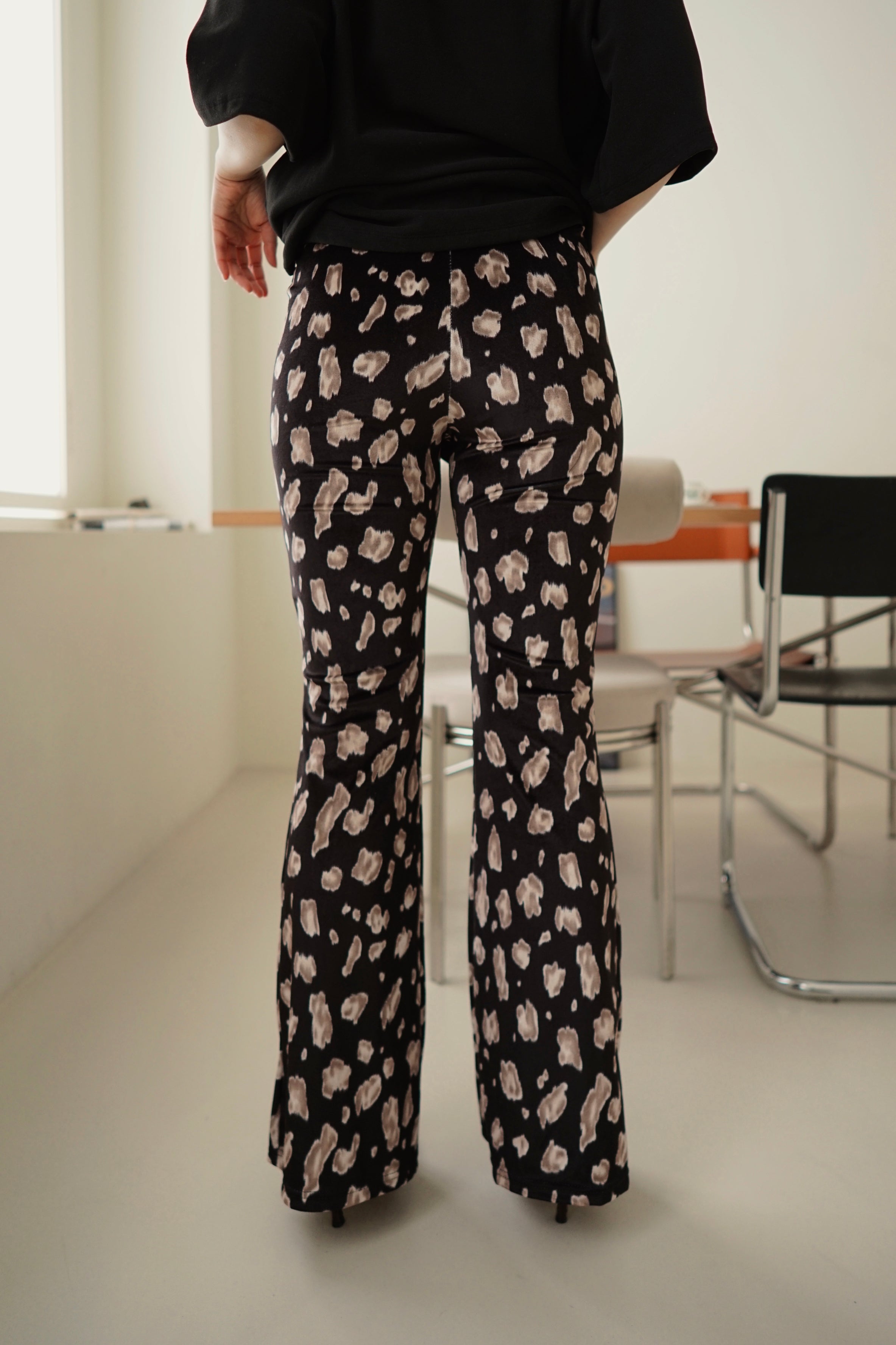 Leopard velvet flared pants