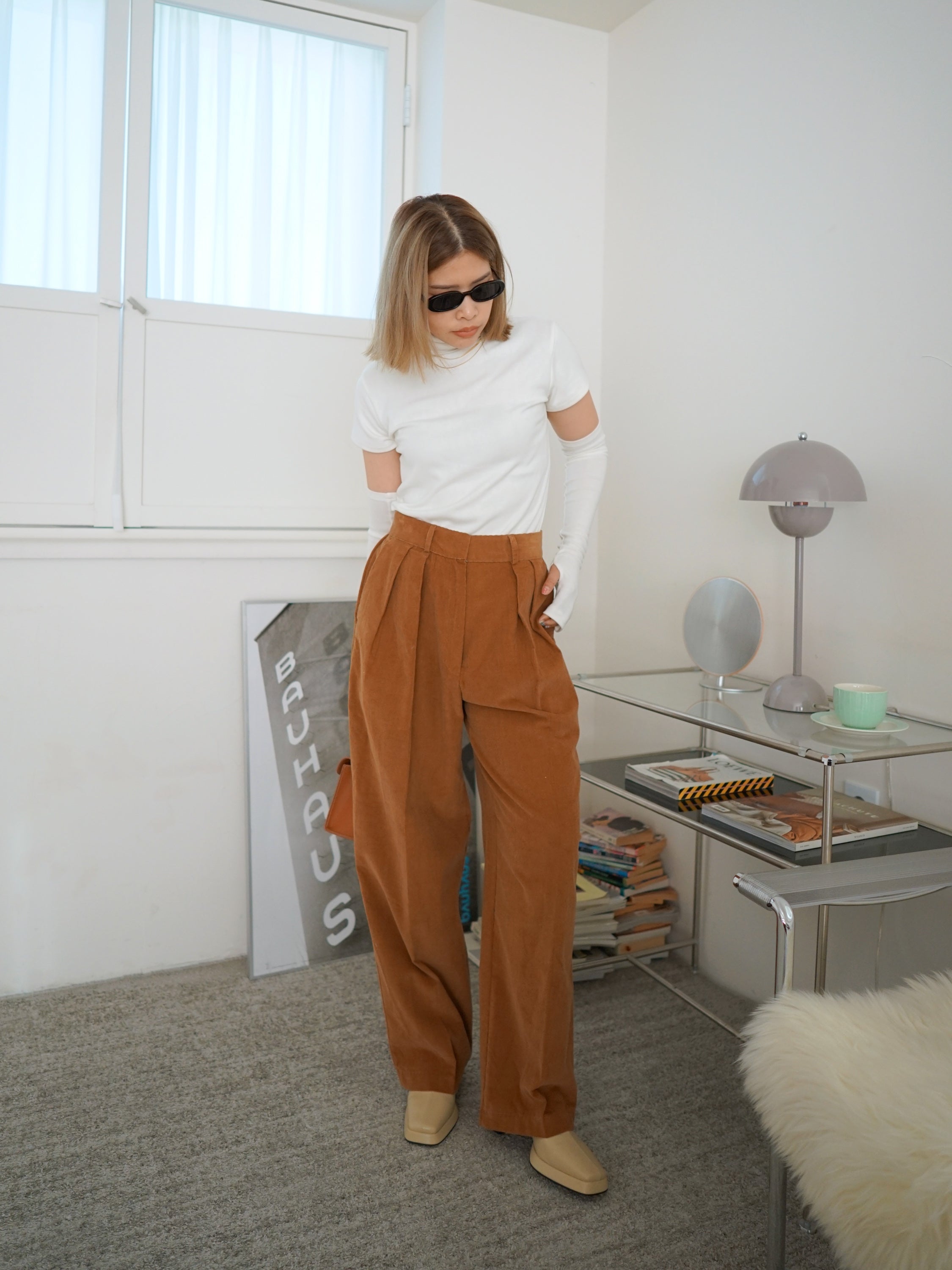 corduroy mid-waist pleated trousers (S)