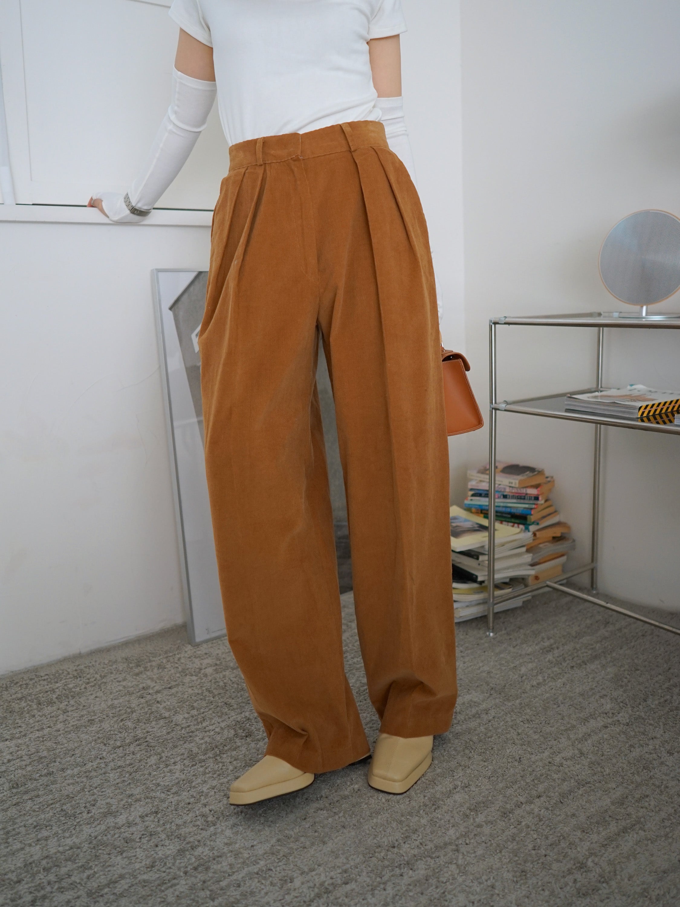 corduroy mid-waist pleated trousers (S)