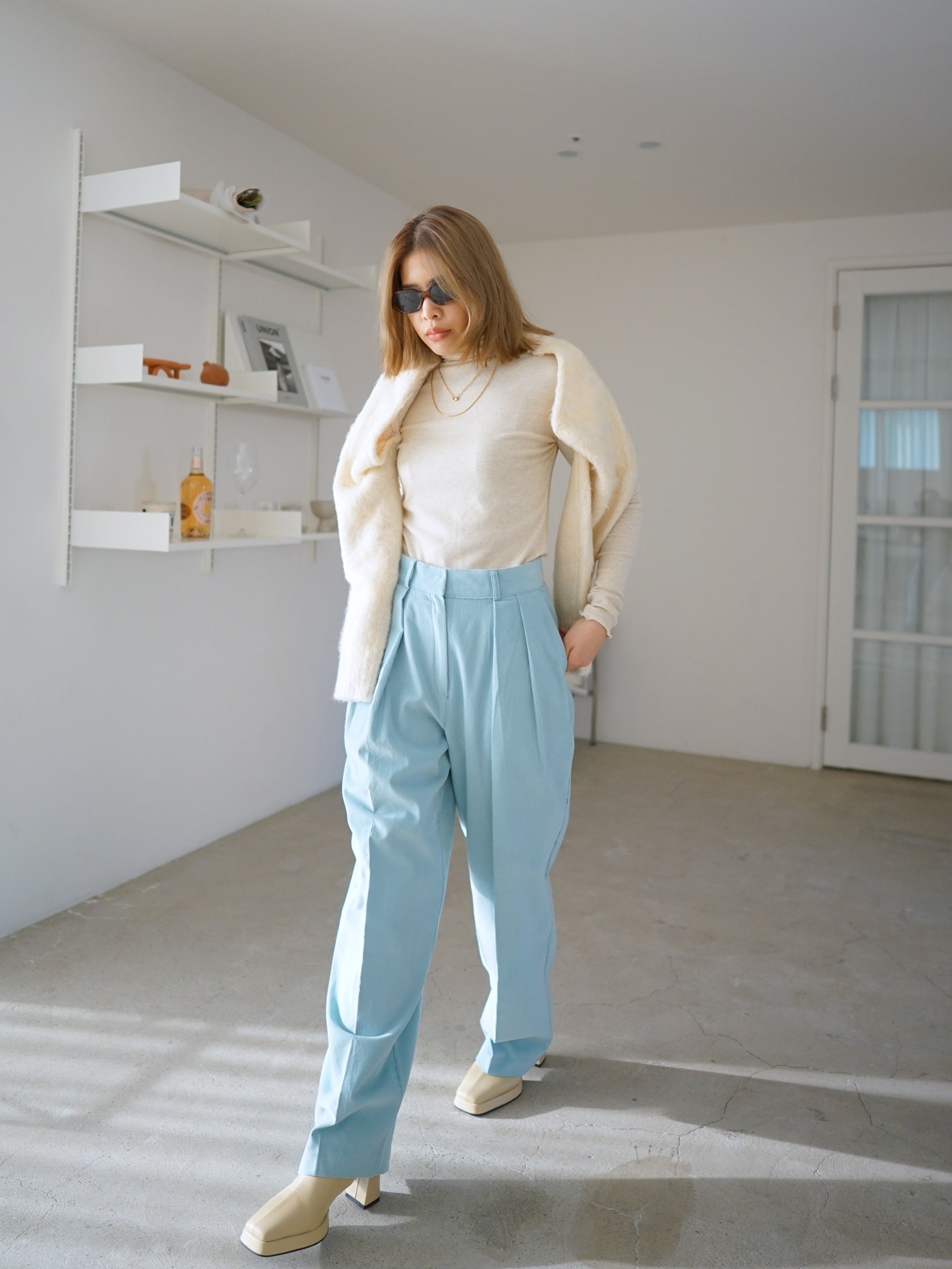 corduroy mid-waist pleated trousers (S)